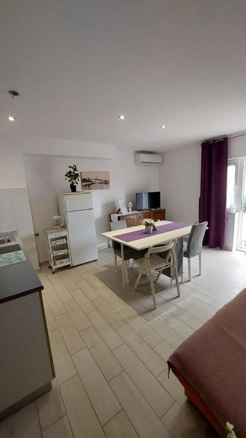 Apartman Avsec 克尔克 外观 照片
